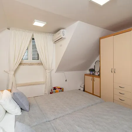 Neve Apartment